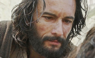 Os espectadores podem olhar a importância que Jesus Cristo teve no personagem fictício. (Foto: Reprodução/Youtube).