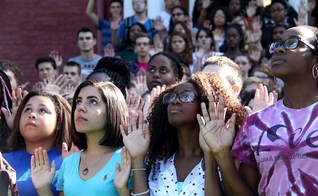 Mais de 150 estudantes foram salvos em apenas uma escola. (Foto: Meghan Hayman/The Campus)