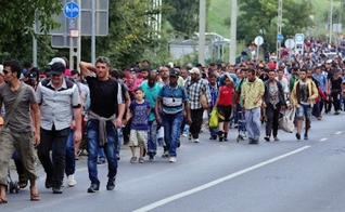 Refugiados na Europa. (Foto: republicbuzz)
