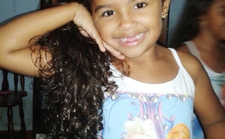 Alice tinha apenas 2 anos de idade quando recebeu a primeira suspeita de leucemia. (Foto: Arquivo Pessoal)