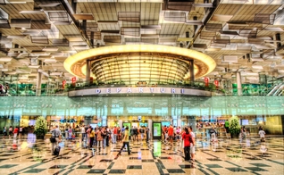 Terminal 3 do aeroporto de Changi, em Singapura. (Foto: Reprodução)