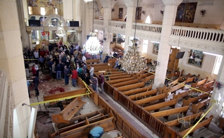 Ataque deste domingo deixou pelo menos 22 pessoas mortas em igreja copta do Egito. (Foto: Khaled Elfiqi/European Pressphoto Agency)