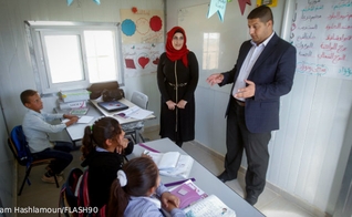 Nas escolas, palestinos ensinam crianças a lutarem contra Israel. (Foto: Wisam Hashlamoun/Flash 90)