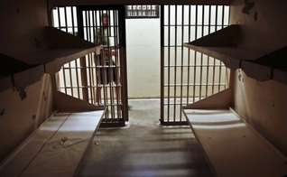 Imagem ilustrativa. Detento renunciou sua fé muçulmana por causa do amor que recebeu de cristãos. (Foto: Reuters/Rick Wilking)