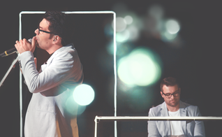 O show foi gravado ao vivo no Teatro Ruy Barbosa da Universidade Mackenzie, em São Paulo. (Foto: Divulgação).