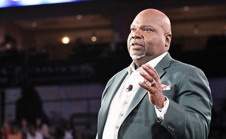 Bispo TD Jakes é líder da Igreja Potter's House. (Foto: Huffington Post)