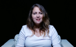 Daniella encontrou amor e aceitação em Jesus Cristo. (Foto: Reprodução)