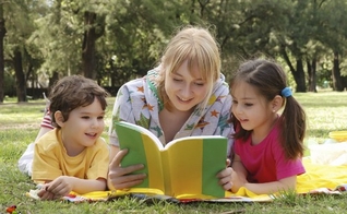 Mãe e filhos. (Foto: clinicapsicologialisboa)