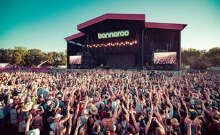 Mais de 65 mil pessoas estiveram no festival de música e artes Bonnaroo, em Manchester, nos EUA. (Foto: Jorgensen Photography)
