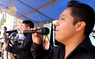 Os policiais têm usado a música para levar o amor de Jesus Cristo. (Foto: CBN News/Mundo Cristiano)