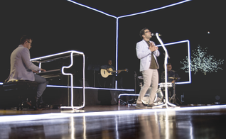 Gravado ao vivo em São Paulo (SP), o projeto apresenta 16 faixas. (Foto: Divulgação).