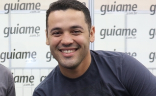 Tiago Mangela investe no pop rock e adoração para atrair vidas para Cristo. (Foto: Guiame/Marcos Paulo Corrêa).