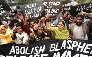 Uma das vítimas mais conhecidas, que firam acusadas de blasfêmia, é Asia Bibi. (Foto: Reuters).