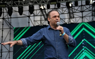 Lucena criticou a visita do líder conhecido por promover discursos de ódio contra Israel. (Foto: Reprodução/Facebook)
