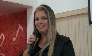 Viviane Brunieri hoje é missionária e evangeliza moradores de rua no Japão. (Imagem: UOL)