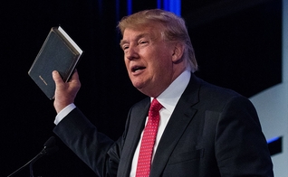 Donald Trump quer exaltar Cristo na América, segundo ativista política. (Foto: M. Scott Mahaskey/Politico)