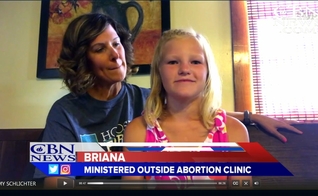 Briana tem apenas 9 anos de idade e evangelizou mulheres em uma clínica de aborto. (Imagem: CBN News)
