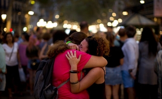 O mais recente ataque terrorista em Barcelona deixou 13 mortos e mais de 100 feridos. (Foto: AccessWDUN)