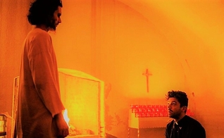 Cena da série 'Preacher', na qual o personagem principal se encontra com Jesu. (Imagem: AMC)