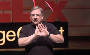 Pastor Rick Warren é líder da Igreja Saddleback, na Califórnia. (Imagem: Youtube)