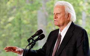 Aos 98 anos de idade, Billy Graham ainda tem seu ministério lembrado como uma das maiores organizações evangelísticas dos últimos tempos. (Foto: BGEA)
