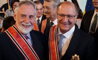 O pastor Carlos Alberto Bezerra recebeu de Alckmin a mais alta honraria de São Paulo. (Foto: Divulgação)