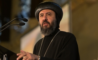 Anba Angaelos enviou uma mensagem de compaixão aos militantes do Estado Islâmico. (Foto: Reprodução)