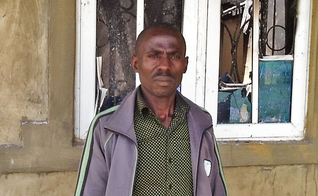 Dauda Samuel Kadiya, líder da Igreja Evangélica Winning All, em Zanwrua. (Foto: Morning Star News).