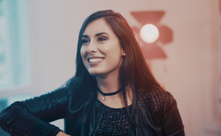O single já está disponível no canal da Musile Records no YouTube. (Foto: Divulgação).