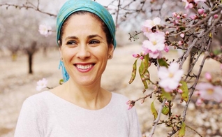 Leah viu que seus novos amigos tinham fé e valores. (Foto: Reprodução).