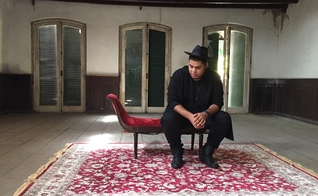 O cantor já prepara seu novo single em dueto com Michele Nascimento. (Foto: Divulgação).