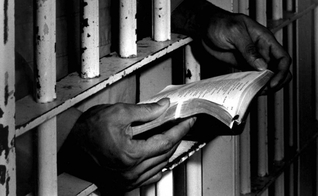 Os cristãos estão sendo condenados por pregar o Evangelho. (Foto: Reprodução).
