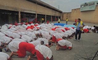 O ministério implantou um curso de teologia dentro da prisão. (Foto: Ministério Recomeço).