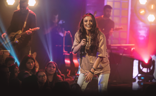 Isadora continua com a divulgação do DVD “Pra Te Contar os Meus Segredos”. (Foto: Divulgação).