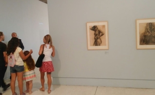 A exposição "Corpos de Fábrica" não tem qualquer tipo de censura e o museu Oscar Niemeyer continua permitindo que crianças tenham entrada franca. (Foto: Twitter)