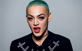 Pabllo Vittar terá show voltado para o público infantil. (Foto: Reprodução).