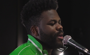 A música é de autoria do próprio cantor. (Foto: Divulgação).