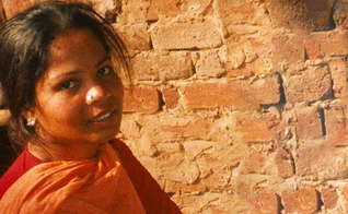 Asia Bibi passou oito anos no corredor da morte no Paquistão, acusada de blasfemar o Islã. (Foto: Reprodução)
