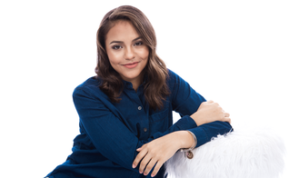 Em poucos meses de lançamento, os vídeos de Julia atingiram mais de 3 milhões de visualizações. (Foto: Divulgação).