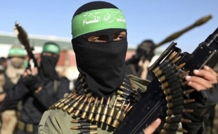 Terrorista do Hamas. (Foto: yenisafak.com)