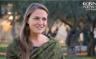 Melanie Paurus é uma das médicas voluntárias atuantes na Síria. (Imagem: CBN News)