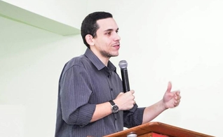 O pastor David Riker é líder do Ministério SER e vice-presidente do Exodus Brasil. (Foto: Reprodução/Facebook).