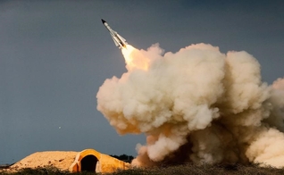 Lançamento de míssil iraniano. (Foto: AP)