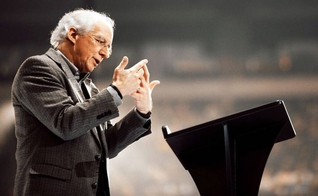 John Piper afirma que é preciso lembrar aos novos crentes que as comunidades da igreja são imperfeitas. (Foto: Reprodução).