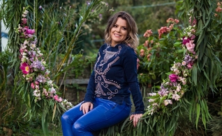 Dirigido por Alex Passos, o videoclipe foi gravado no Bouganville Farm, em Caeté/MG. (Foto: Akyson Yago).