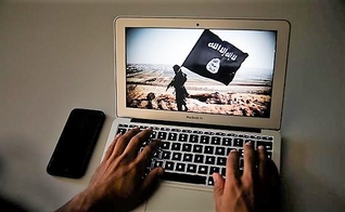 Os denunciados usavam as redes sociais para trocar mensagens e recrutar pessoas para o grupo terrorista. (Imagem: ARTUR MACHADO  / GLOBAL IMAGENS)