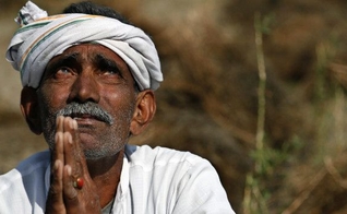 Imagem ilustrativa. Hindu tentou interromper estudo bíblico, mas se rendeu ao Evangelho. (Foto: AP Photo)