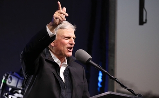 Franklin Graham é filho do evangelista Billy Graham e líder da organização Samaritan's Purse. (Foto: Reprodução/Facebook)