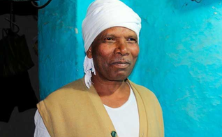 Santkumar se converteu depois de ser curado através da oração de um pastor. (Foto: Reprodução).