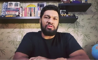 “Eu quero sair disso eu estou saindo disso em nome de Jesus”, disse o rapper. (Foto: Reprodução).